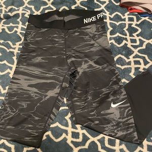 Nike Pro Crop compression leggings